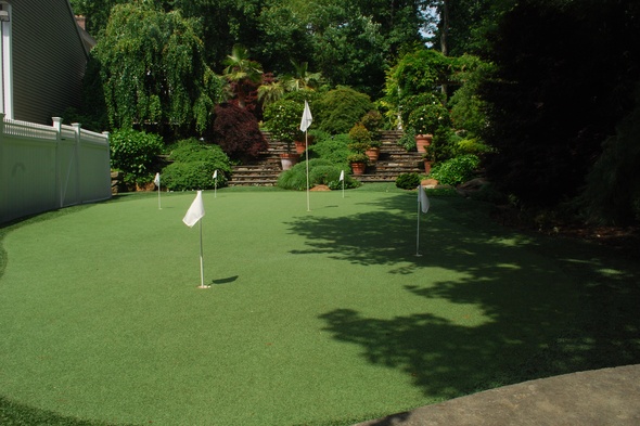 Oakley backyard putting green