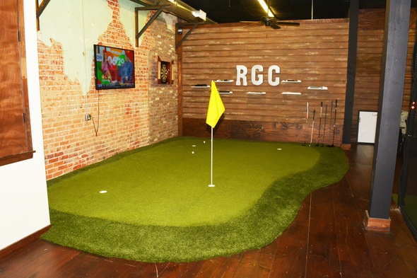 Oakley Indoor Putting Green