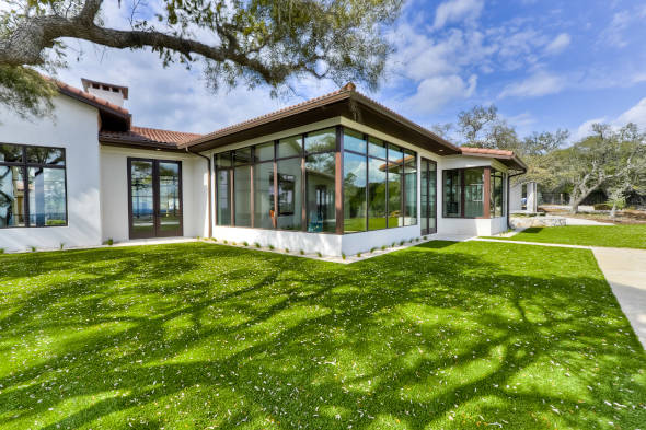 Oakley artificial grass for residential lawns